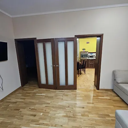 надзвичайно зручна простора Ujgorod