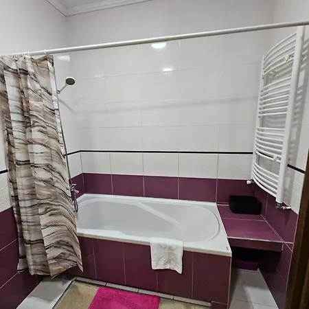 надзвичайно зручна простора Apartament Użhorod